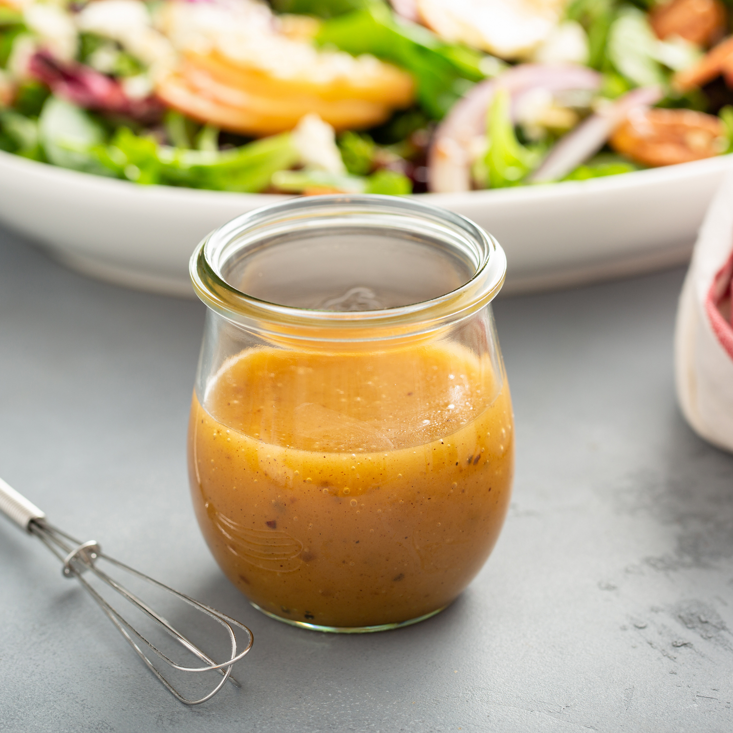 Gesundes Salatdressing leicht gemacht: Die perfekten Dressings für jeden Salat